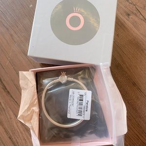 Pandora Moments Crown O Clasp Snake Chain Bracelet Sterling SilverCubic Zirconia